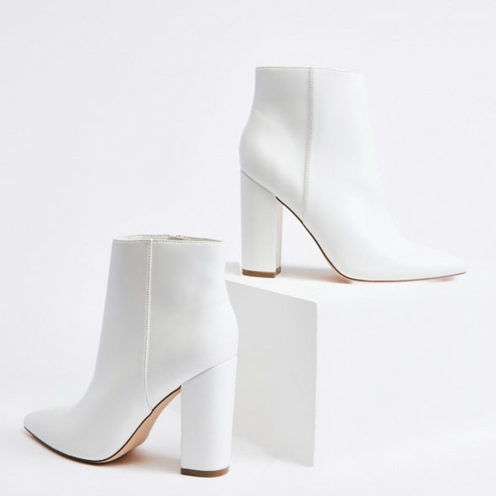 JustFab Rosamund Block Heeled Bootie-White